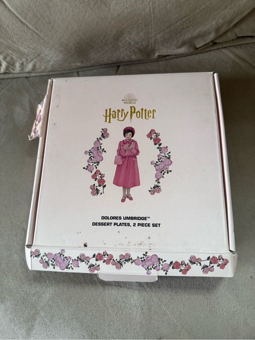 Brand new Harry Potter Dolores Umbridge collectible dessert plates